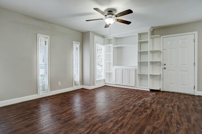property at 2013 Colquitt St