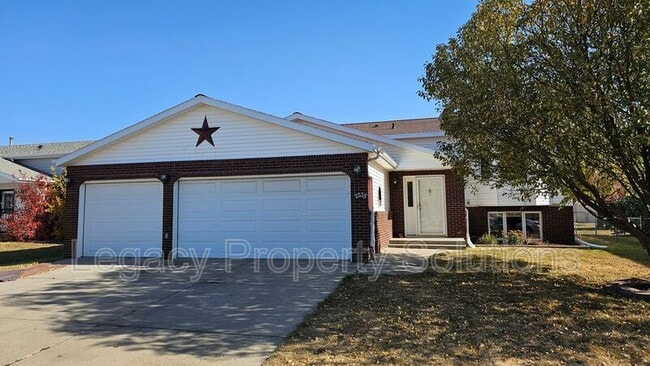 2535 Colonial Dr
