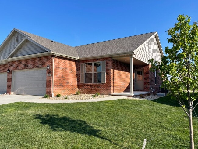 1334 Monterey Pine Dr in Normal, IL - Building Photo - Building Photo