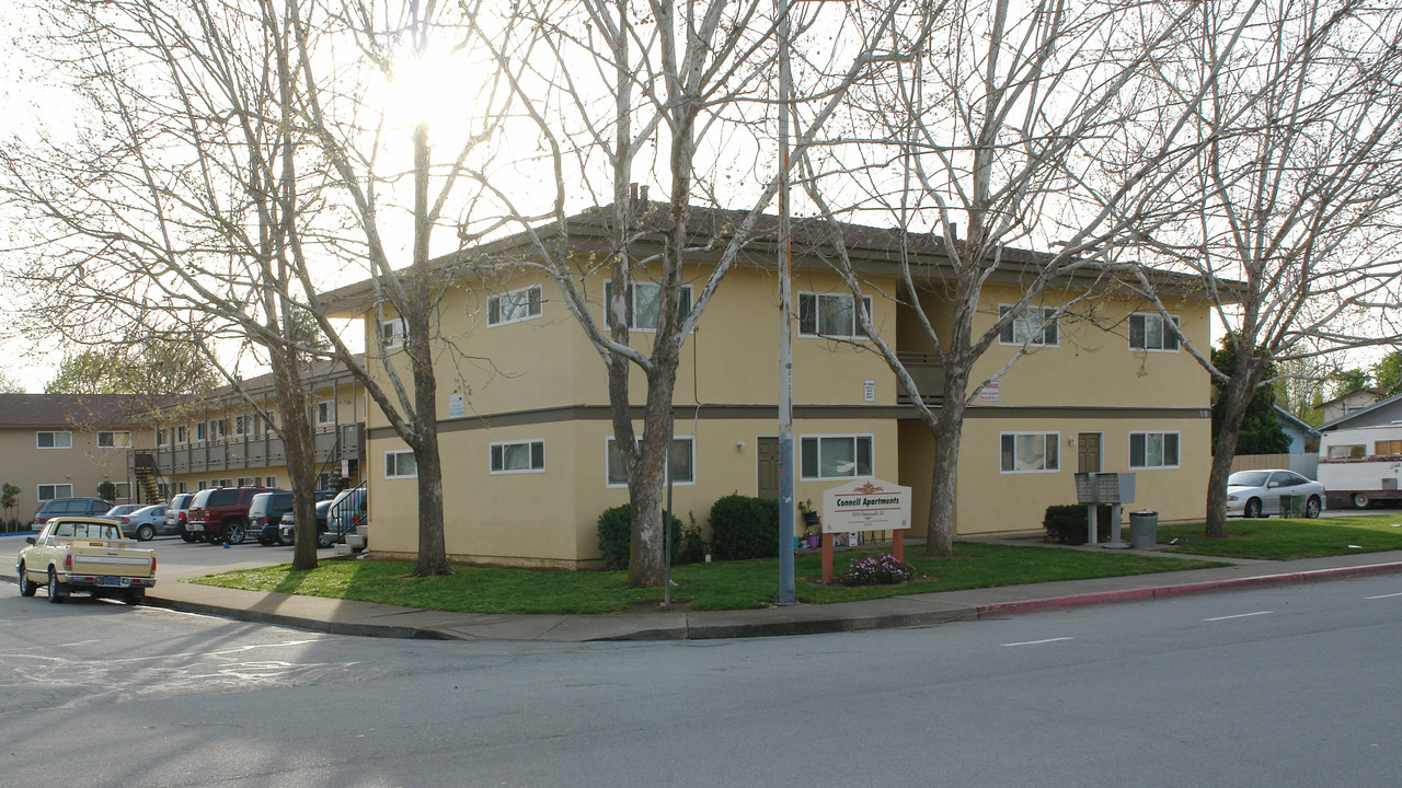 Connell Apartments in Gilroy, CA - Building Photo