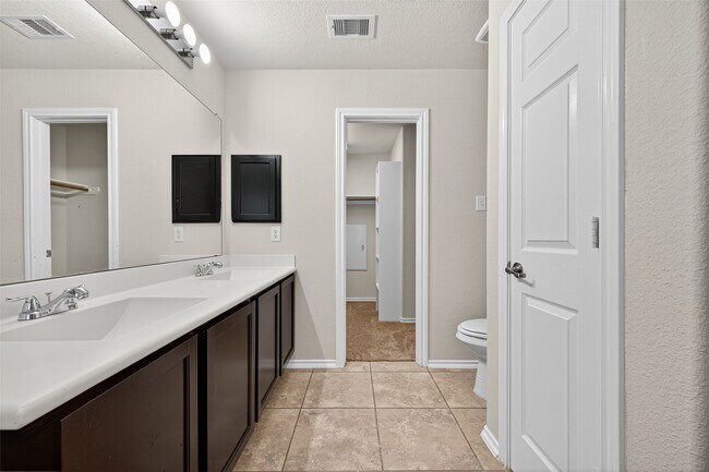 6438 Haywards Crossing S Cir