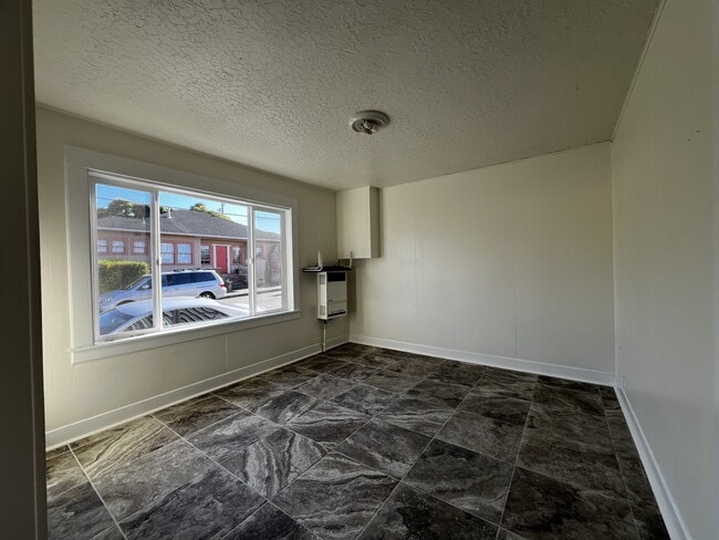 670 16th St in Arcata, CA - Building Photo - Building Photo