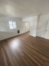 1823 Kalmia St in Sweet Home, OR - Building Photo - Building Photo