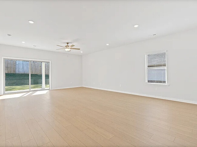 14557 Mountain Strm Dr in Athens, AL - Foto de edificio - Building Photo