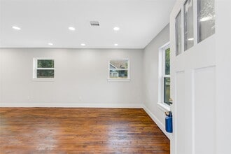 312 Maple Ave in Pasadena, TX - Building Photo - Building Photo