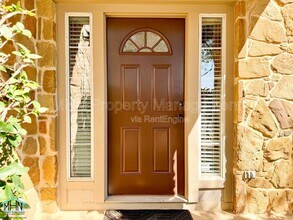 5630 Sendero Spring in San Antonio, TX - Building Photo - Building Photo