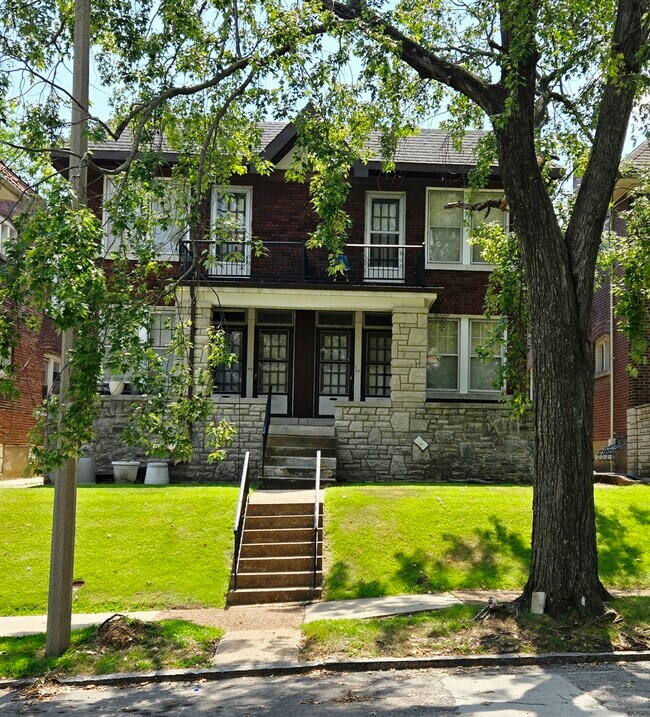 5032 Pernod Ave, Unit 1st floor