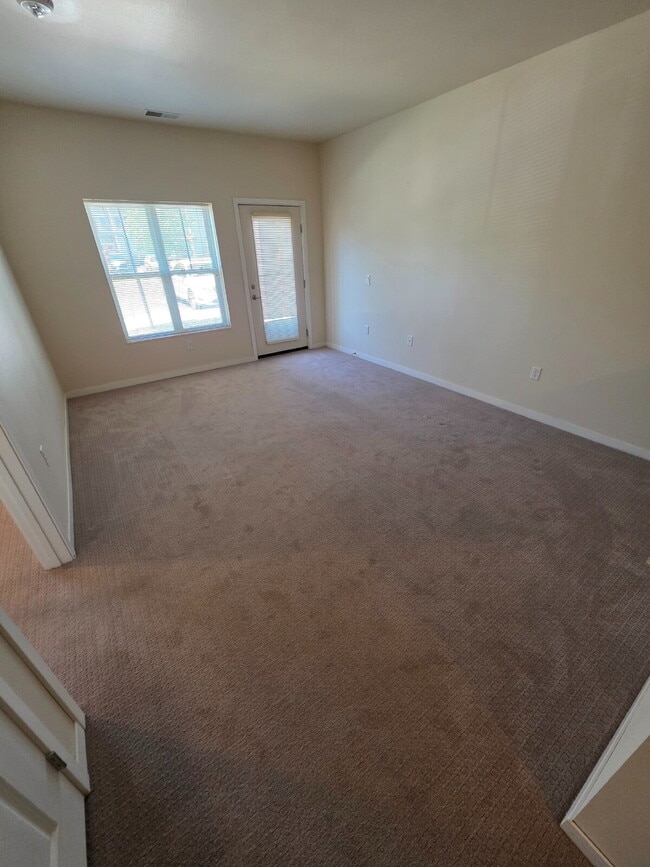 1427 Center Point Rd NE in Cedar Rapids, IA - Building Photo - Building Photo