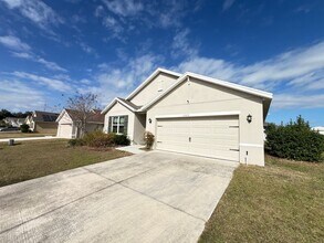 3929 SE 99th Ln in Belleview, FL - Building Photo - Building Photo