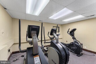 1515 S Arlington Ridge Rd in Arlington, VA - Building Photo - Building Photo