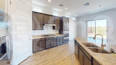 7924 S Desert Indigo Dr in Tucson, AZ - Building Photo - Building Photo