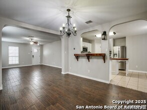 10315 Crystal in Universal City, TX - Building Photo - Building Photo