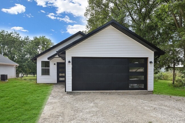 308 E Washington St in Pierce City, MO - Building Photo - Building Photo