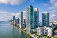 Paraiso Bayviews in Miami, FL - Foto de edificio - Building Photo