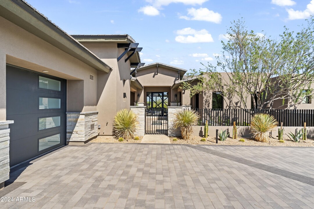 10766 E Hedgehog Pl in Scottsdale, AZ - Building Photo