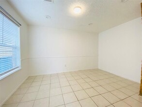 16118 Pasadero Dr in Houston, TX - Building Photo - Building Photo