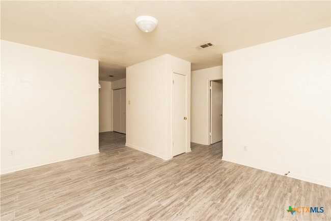 1703 Cedarhill Dr in Killeen, TX - Foto de edificio - Building Photo