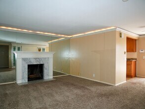 621 NE 155th St in Shoreline, WA - Building Photo - Building Photo