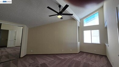 39623 Embarcadero Terrace in Fremont, CA - Building Photo - Building Photo