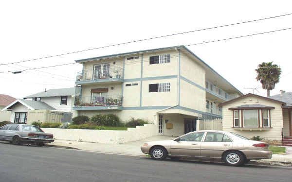 636 W 8th St in San Pedro, CA - Foto de edificio - Building Photo