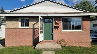 1725 Smith St in Ypsilanti, MI - Building Photo