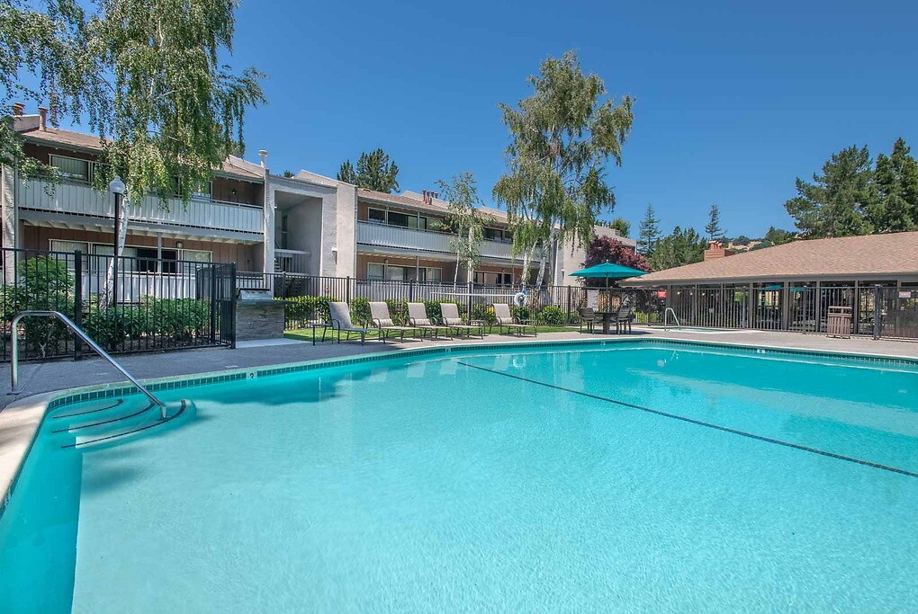 Lafayette Highlands in Lafayette, CA - Building Photo