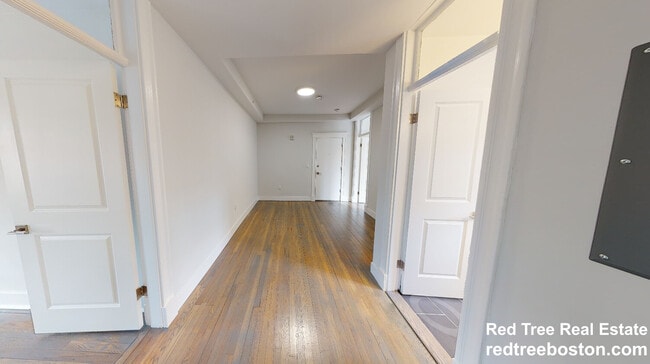 81 Park Dr, Unit 22 in Boston, MA - Building Photo - Building Photo