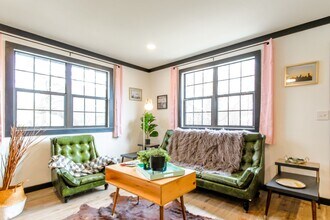 312 W Queen St in Tulsa, OK - Building Photo - Building Photo