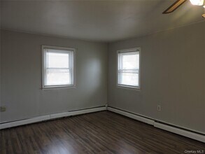 18 Leach St in Lynbrook, NY - Building Photo - Building Photo