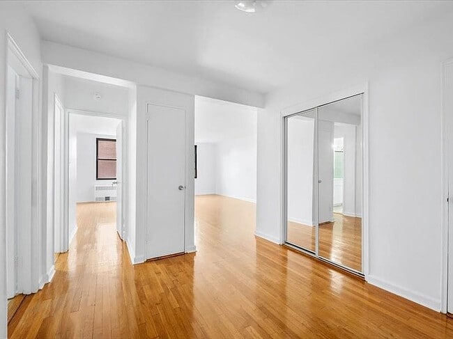 2 West End Ave in Brooklyn, NY - Building Photo - Building Photo