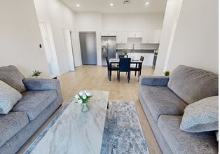 Apache Rock Apartments in Tempe, AZ - Foto de edificio - Building Photo