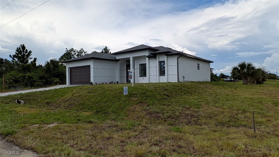 3302 E 18th St in Lehigh Acres, FL - Building Photo