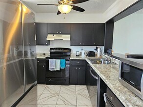 7425 Bay Island Dr S in South Pasadena, FL - Building Photo - Building Photo