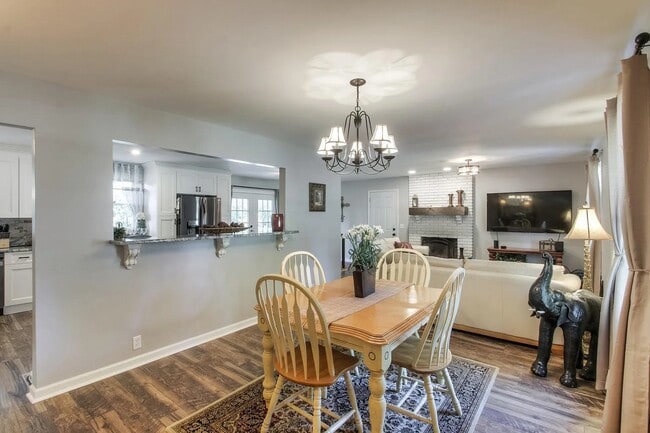 444 Foothill Dr in Nashville, TN - Foto de edificio - Building Photo