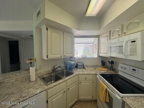 1800 Charlesmont Dr in Melbourne, FL - Building Photo - Building Photo
