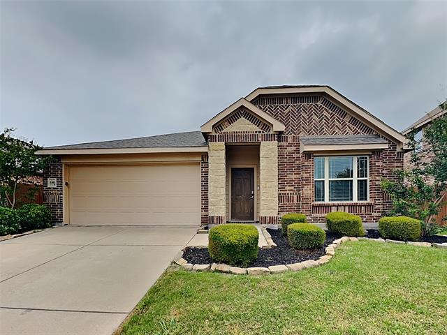2102 Long Forest Rd in Forney, TX - Building Photo