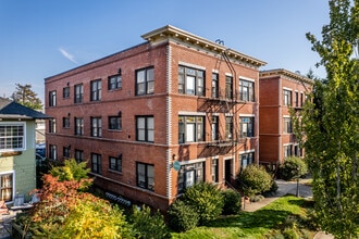 Emerson Apartments in Portland, OR - Foto de edificio - Primary Photo