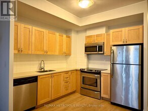 540-540 Bur Oak Ave in Markham, ON - Building Photo - Building Photo