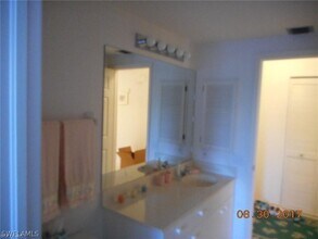 6770 Pelican Bay Blvd in Naples, FL - Foto de edificio - Building Photo