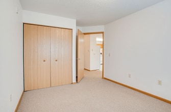 Savanna Apartments in St. Cloud, MN - Building Photo - Building Photo