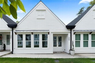 308 Chardonnay Wy in Woodstock, GA - Foto de edificio - Building Photo