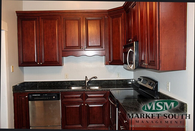 402 E 32nd St in Savannah, GA - Building Photo - Building Photo