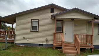 632 Eva Cir in Spring Lake, NC - Building Photo