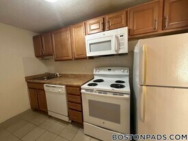 122 Dustin St, Unit 2 in Boston, MA - Building Photo