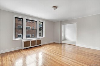 254 Martine Ave in White Plains, NY - Building Photo - Building Photo