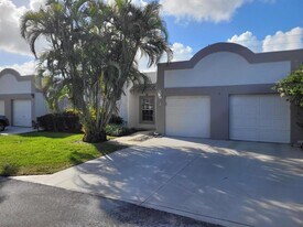 9110 Fairbanks Ln in Boca Raton, FL - Building Photo