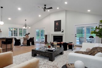 5021 S Farm Rd 137 in Springfield, MO - Foto de edificio - Building Photo