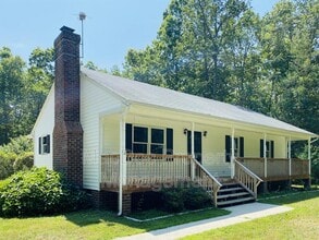 28341 Edgar Rd in Ruther Glen, VA - Building Photo - Building Photo