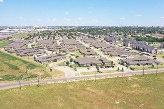 Hillcrest Manor Senior Apartments in Lubbock, TX - Foto de edificio - Building Photo