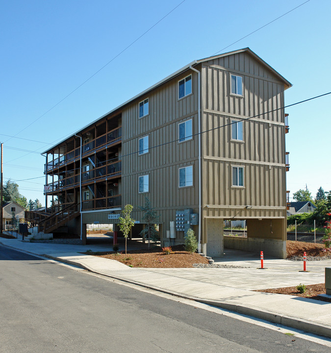 12th Street Lofts in Salem, OR - Building Photo